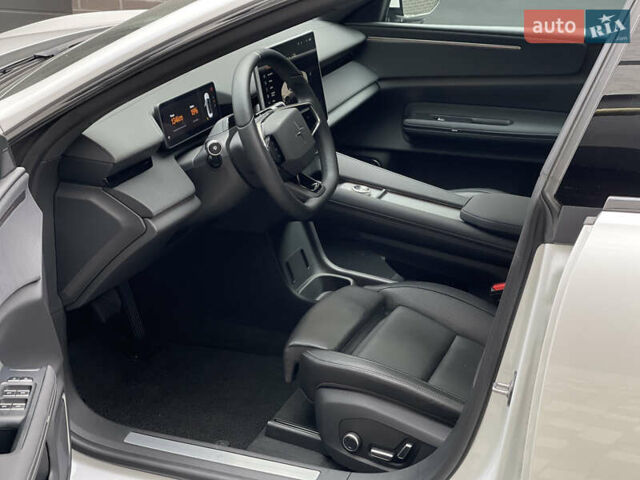 Белый Polestar 4, объемом двигателя 0 л и пробегом 16 тыс. км за 33500 $, фото 8 на Automoto.ua