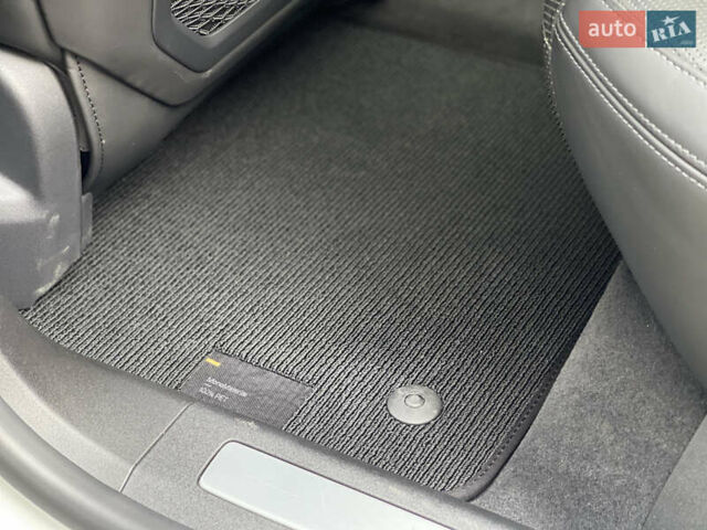 Белый Polestar 4, объемом двигателя 0 л и пробегом 16 тыс. км за 33500 $, фото 11 на Automoto.ua