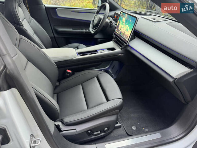 Белый Polestar 4, объемом двигателя 0 л и пробегом 18 тыс. км за 34500 $, фото 14 на Automoto.ua