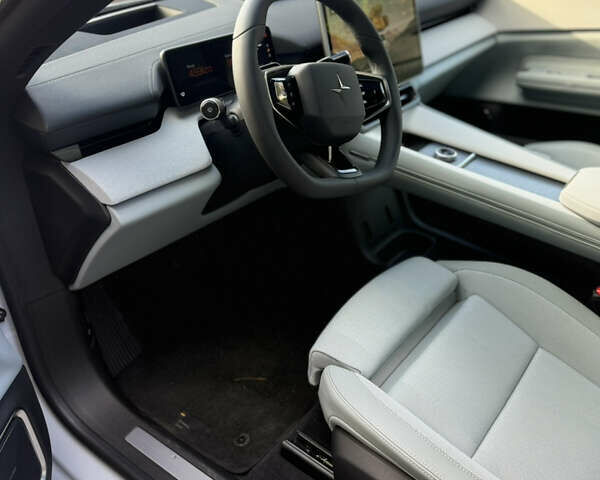 Білий Polestar 4, об'ємом двигуна 0 л та пробігом 1 тис. км за 31999 $, фото 14 на Automoto.ua