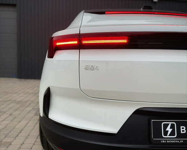 Белый Polestar 4, объемом двигателя 0 л и пробегом 1 тыс. км за 33000 $, фото 4 на Automoto.ua