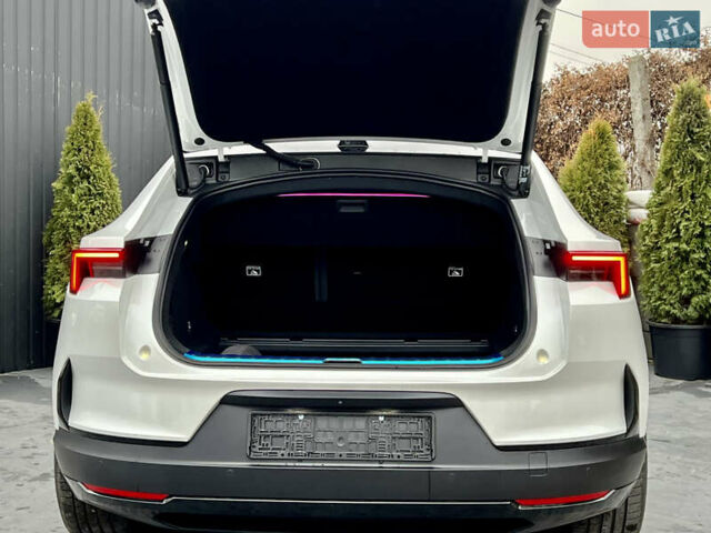 Белый Polestar 4, объемом двигателя 0 л и пробегом 1 тыс. км за 32600 $, фото 12 на Automoto.ua