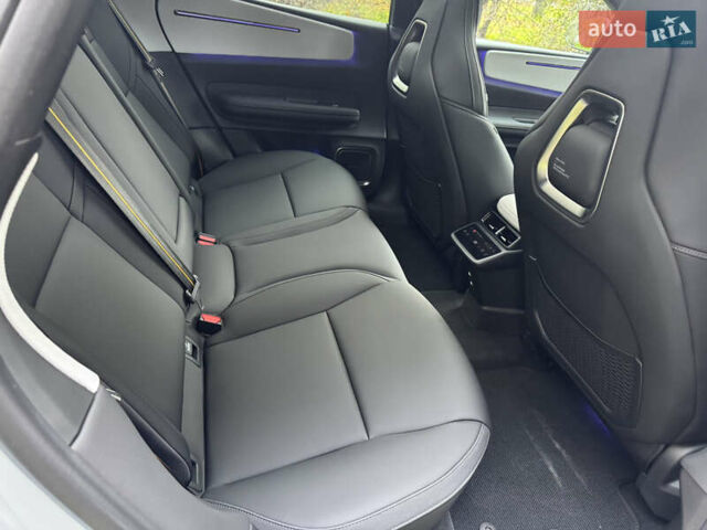 Белый Polestar 4, объемом двигателя 0 л и пробегом 18 тыс. км за 34500 $, фото 15 на Automoto.ua