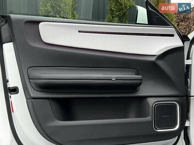 Белый Polestar 4, объемом двигателя 0 л и пробегом 1 тыс. км за 32600 $, фото 16 на Automoto.ua