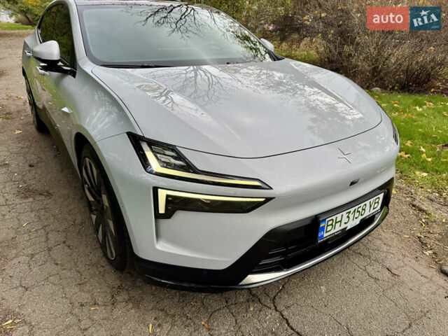 Белый Polestar 4, объемом двигателя 0 л и пробегом 18 тыс. км за 34500 $, фото 3 на Automoto.ua