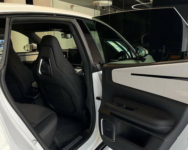 Білий Polestar 4, об'ємом двигуна 0 л та пробігом 4 тис. км за 37500 $, фото 11 на Automoto.ua