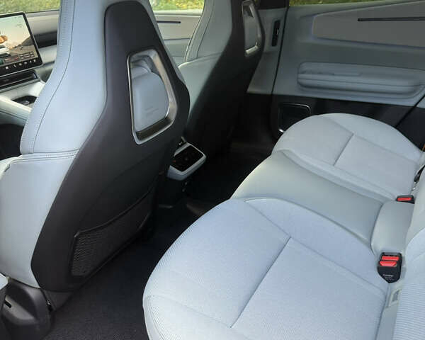 Білий Polestar 4, об'ємом двигуна 0 л та пробігом 1 тис. км за 31999 $, фото 8 на Automoto.ua