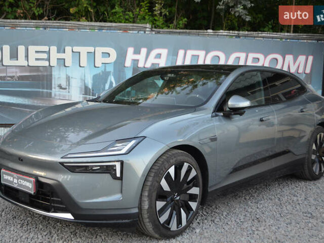 Серый Polestar 4, объемом двигателя 0 л и пробегом 1 тыс. км за 34500 $, фото 2 на Automoto.ua