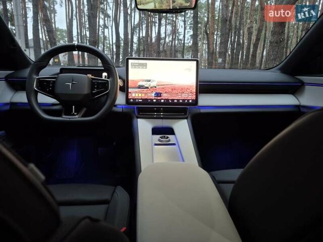 Серый Polestar 4, объемом двигателя 0 л и пробегом 20 тыс. км за 33900 $, фото 7 на Automoto.ua