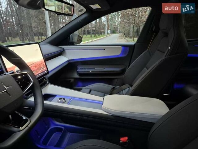 Серый Polestar 4, объемом двигателя 0 л и пробегом 20 тыс. км за 33900 $, фото 3 на Automoto.ua