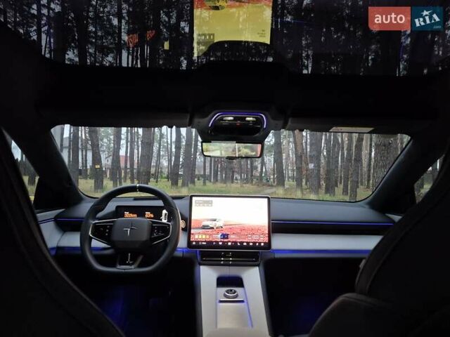 Серый Polestar 4, объемом двигателя 0 л и пробегом 20 тыс. км за 33900 $, фото 6 на Automoto.ua