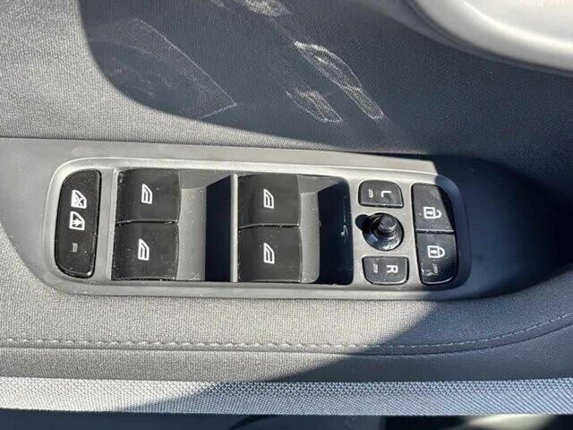 Білий Polestar Інша, об'ємом двигуна 0 л та пробігом 35 тис. км за 16000 $, фото 11 на Automoto.ua