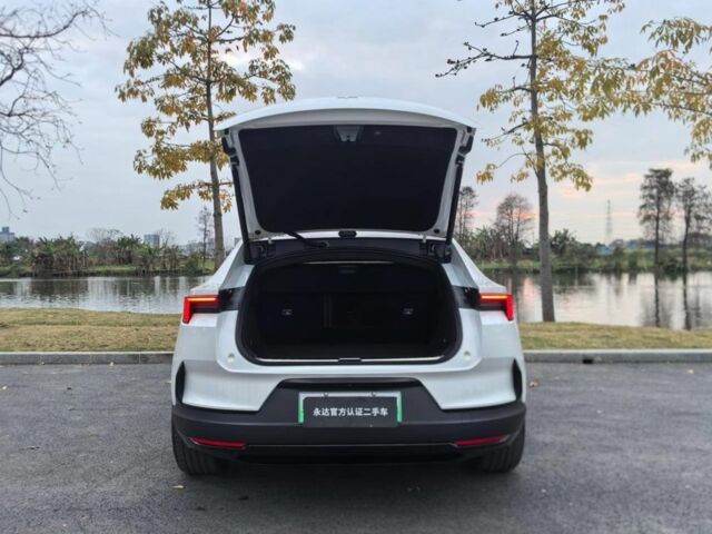 Білий Polestar Інша, об'ємом двигуна 0 л та пробігом 19 тис. км за 30000 $, фото 3 на Automoto.ua