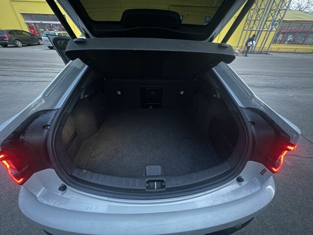 Белый Polestar Другая, объемом двигателя 0 л и пробегом 105 тыс. км за 20777 $, фото 7 на Automoto.ua