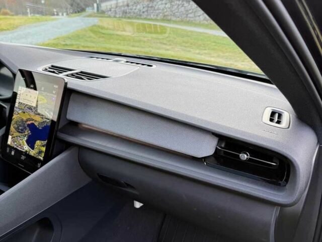 Черный Polestar Другая, объемом двигателя 0 л и пробегом 0 тыс. км за 14000 $, фото 11 на Automoto.ua