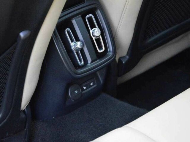 Черный Polestar Другая, объемом двигателя 0 л и пробегом 33 тыс. км за 15400 $, фото 13 на Automoto.ua