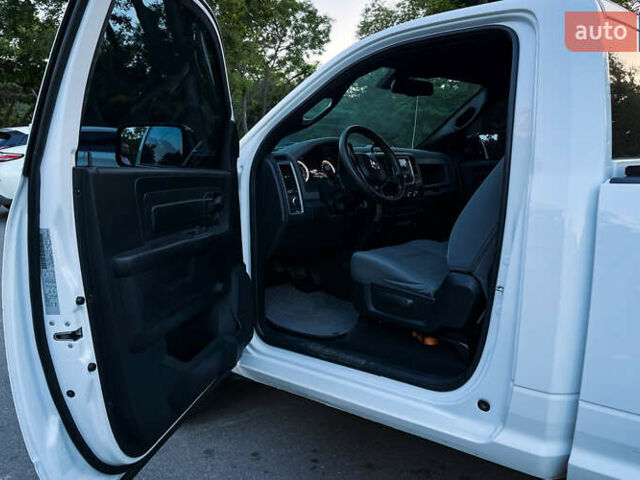 Белый Ram 1500, объемом двигателя 3.6 л и пробегом 143 тыс. км за 20000 $, фото 5 на Automoto.ua