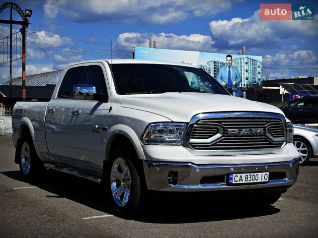 Белый Ram 1500, объемом двигателя 5.65 л и пробегом 193 тыс. км за 25900 $, фото 1 на Automoto.ua