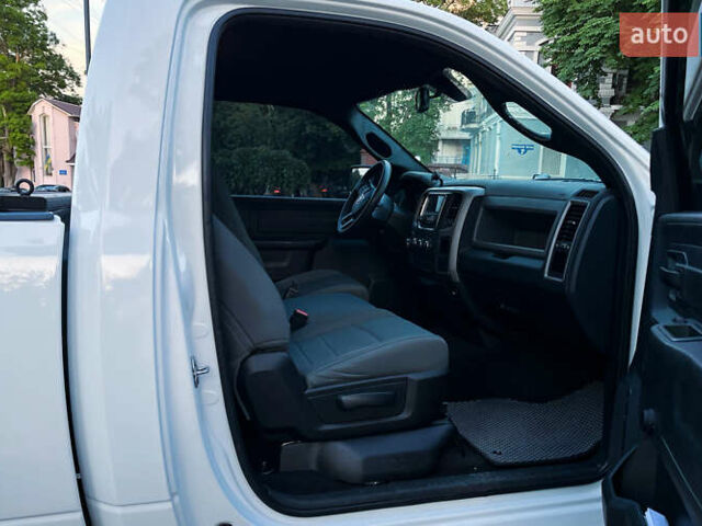 Белый Ram 1500, объемом двигателя 3.6 л и пробегом 143 тыс. км за 20000 $, фото 3 на Automoto.ua