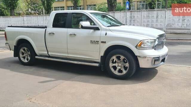 Ram 1500 2017 у Києві на Automoto.ua Білий Ram 1500, об'ємом двигуна 5.65 л та пробігом 220 тис. км за 25900 $, фото 1 на Automoto.ua