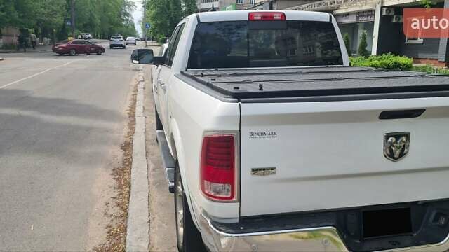 Ram 1500 2017 у Києві на Automoto.ua Білий Ram 1500, об'ємом двигуна 5.65 л та пробігом 220 тис. км за 25900 $, фото 6 на Automoto.ua