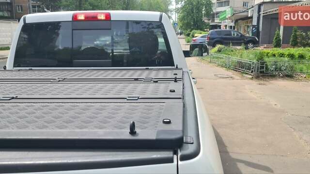 Ram 1500 2017 у Києві на Automoto.ua Білий Ram 1500, об'ємом двигуна 5.65 л та пробігом 220 тис. км за 25900 $, фото 5 на Automoto.ua