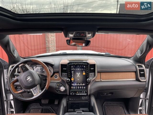 Білий Ram 1500, об'ємом двигуна 5.7 л та пробігом 74 тис. км за 52000 $, фото 12 на Automoto.ua