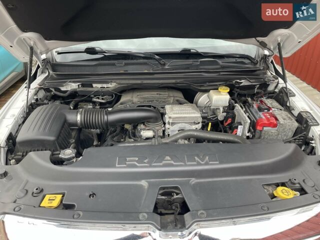 Білий Ram 1500, об'ємом двигуна 5.7 л та пробігом 72 тис. км за 52500 $, фото 16 на Automoto.ua