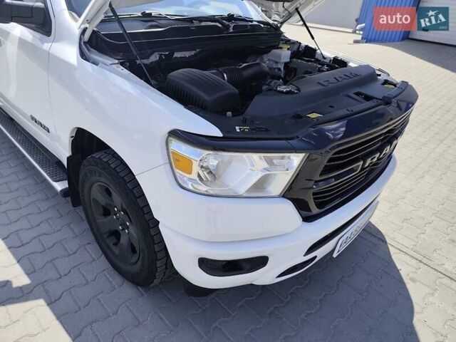 Ram 1500 2020 у Києві на Automoto.ua Білий Ram 1500, об'ємом двигуна 5.65 л та пробігом 190 тис. км за 39900 $, фото 9 на Automoto.ua