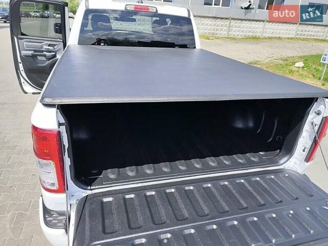 Ram 1500 2020 у Києві на Automoto.ua Білий Ram 1500, об'ємом двигуна 5.65 л та пробігом 190 тис. км за 39900 $, фото 8 на Automoto.ua