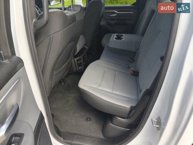 Ram 1500 2020 у Києві на Automoto.ua Білий Ram 1500, об'ємом двигуна 5.65 л та пробігом 190 тис. км за 39900 $, фото 20 на Automoto.ua