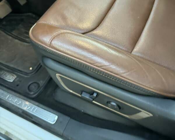 Білий Ram 1500, об'ємом двигуна 5.65 л та пробігом 101 тис. км за 56000 $, фото 9 на Automoto.ua