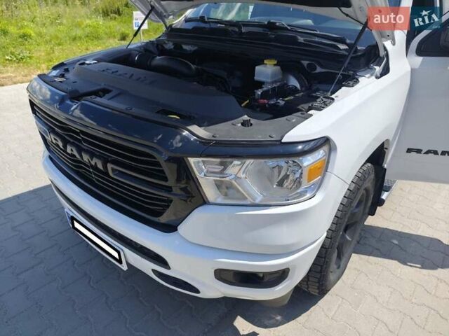 Ram 1500 2020 у Києві на Automoto.ua Білий Ram 1500, об'ємом двигуна 5.65 л та пробігом 190 тис. км за 39900 $, фото 10 на Automoto.ua