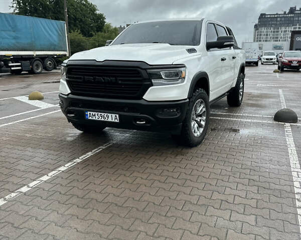 Белый Ram 1500, объемом двигателя 2.99 л и пробегом 122 тыс. км за 70000 $, фото 1 на Automoto.ua