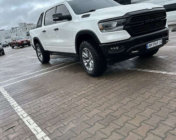 Белый Ram 1500, объемом двигателя 2.99 л и пробегом 122 тыс. км за 70000 $, фото 3 на Automoto.ua