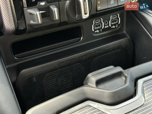 Білий Ram 1500, об'ємом двигуна 2.99 л та пробігом 93 тис. км за 71000 $, фото 62 на Automoto.ua