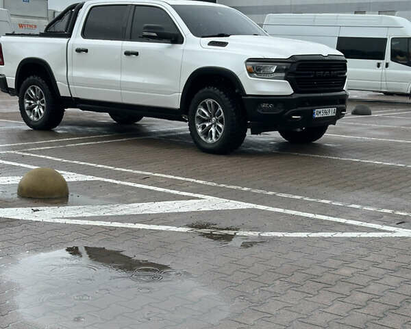 Белый Ram 1500, объемом двигателя 2.99 л и пробегом 122 тыс. км за 70000 $, фото 4 на Automoto.ua