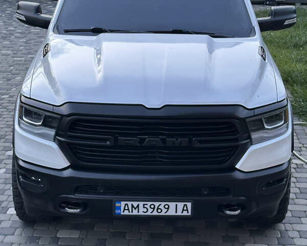 Белый Ram 1500, объемом двигателя 2.99 л и пробегом 122 тыс. км за 70000 $, фото 22 на Automoto.ua