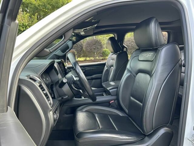 Ram 1500 2022 у Києві на Automoto.ua Білий Ram 1500, об'ємом двигуна 6.2 л та пробігом 30 тис. км за 20000 $, фото 7 на Automoto.ua