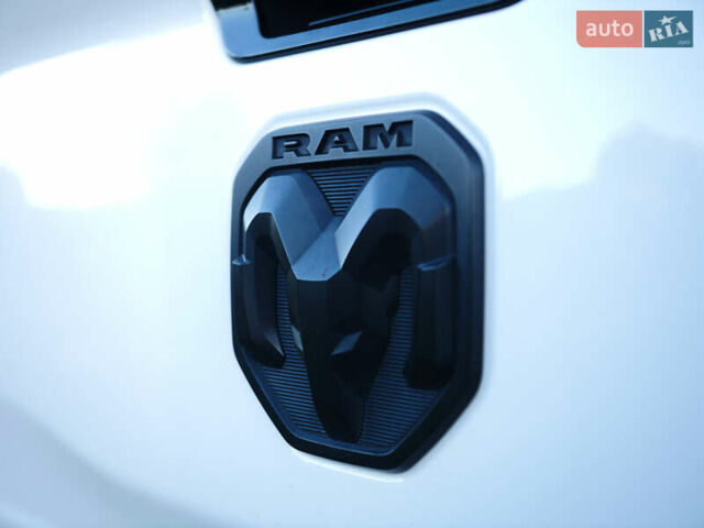 Белый Ram 1500, объемом двигателя 5.65 л и пробегом 33 тыс. км за 76000 $, фото 14 на Automoto.ua