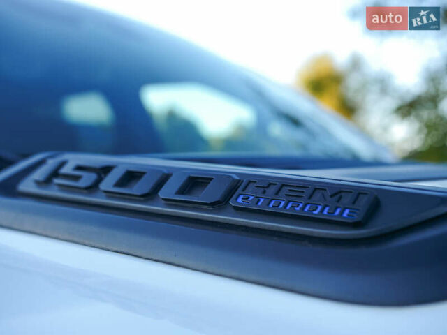 Ram 1500 2023 в Киеве на Automoto.ua Белый Ram 1500, объемом двигателя 5.65 л и пробегом 33 тыс. км за 80000 $, фото 38 на Automoto.ua