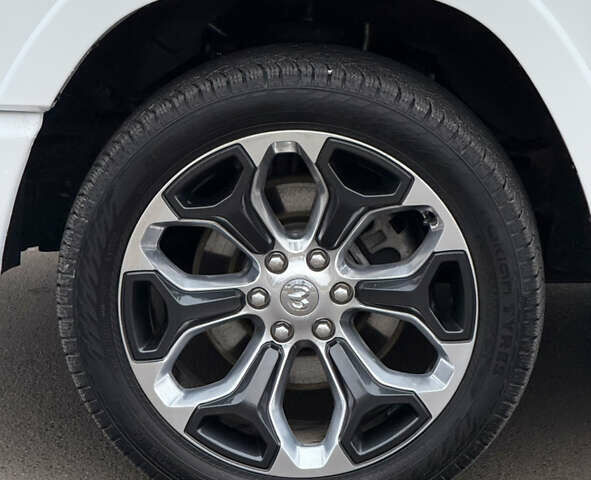 Белый Ram 1500, объемом двигателя 5.65 л и пробегом 39 тыс. км за 78000 $, фото 7 на Automoto.ua