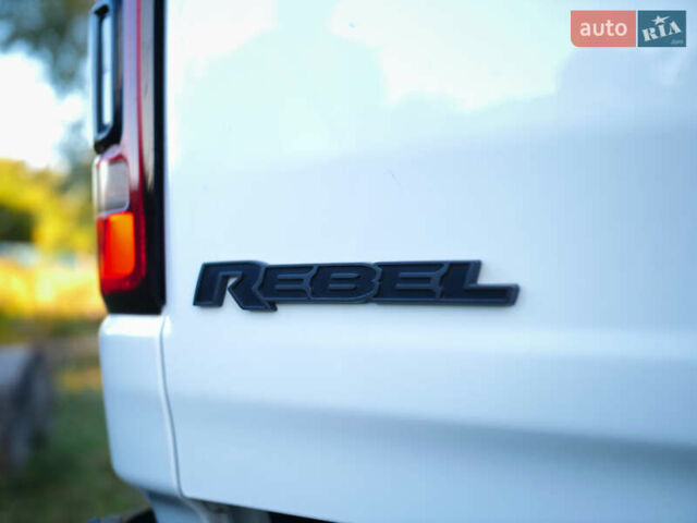 Белый Ram 1500, объемом двигателя 5.65 л и пробегом 33 тыс. км за 76000 $, фото 11 на Automoto.ua