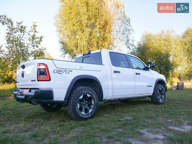 Ram 1500 2023 в Киеве на Automoto.ua Белый Ram 1500, объемом двигателя 5.65 л и пробегом 33 тыс. км за 80000 $, фото 6 на Automoto.ua