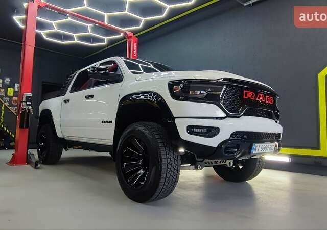 Білий Ram 1500, об'ємом двигуна 5.65 л та пробігом 17 тис. км за 84990 $, фото 8 на Automoto.ua