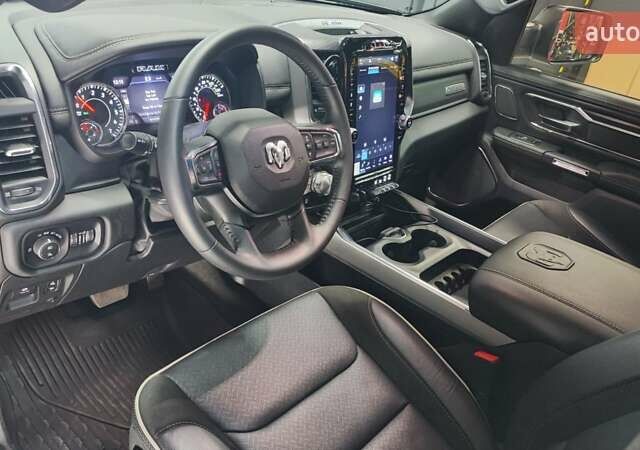 Білий Ram 1500, об'ємом двигуна 5.65 л та пробігом 17 тис. км за 84990 $, фото 35 на Automoto.ua