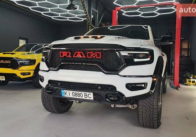 Білий Ram 1500, об'ємом двигуна 5.65 л та пробігом 17 тис. км за 84990 $, фото 6 на Automoto.ua