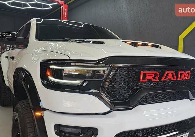 Білий Ram 1500, об'ємом двигуна 5.65 л та пробігом 17 тис. км за 84990 $, фото 16 на Automoto.ua