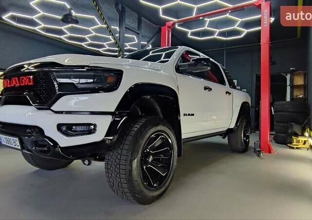 Білий Ram 1500, об'ємом двигуна 5.65 л та пробігом 17 тис. км за 84990 $, фото 12 на Automoto.ua