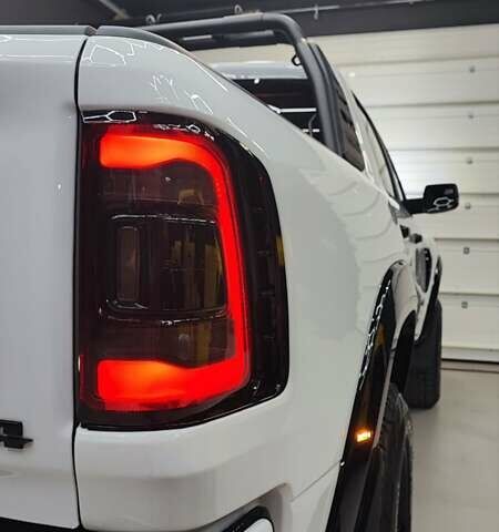 Білий Ram 1500, об'ємом двигуна 5.65 л та пробігом 17 тис. км за 84990 $, фото 51 на Automoto.ua